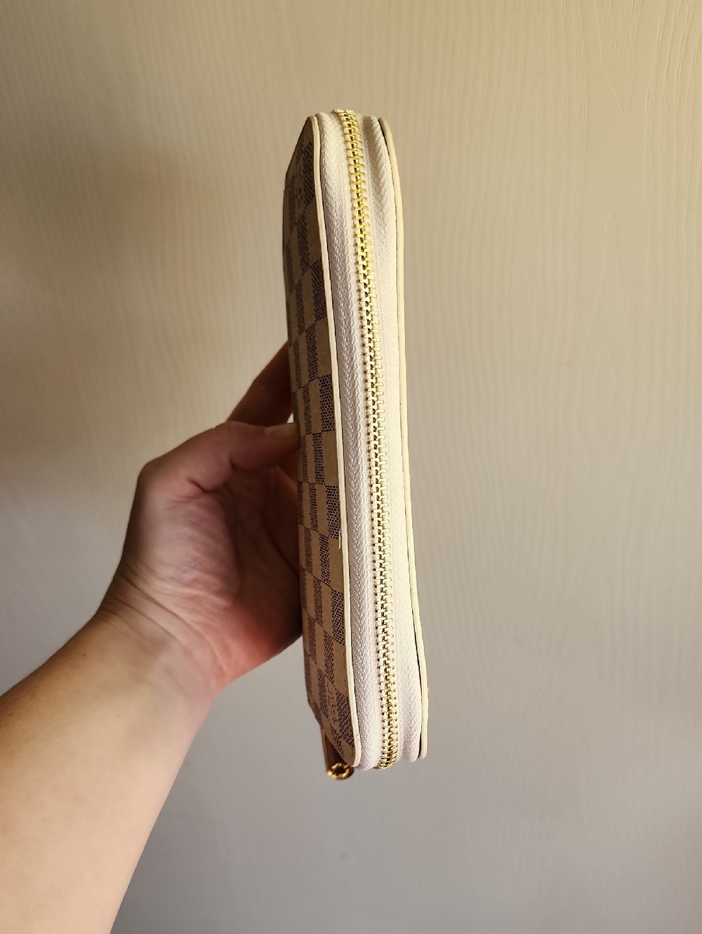 NWOT! "Louis Vuitton" Zippy Wallet ๐ - Picture 5 of 16